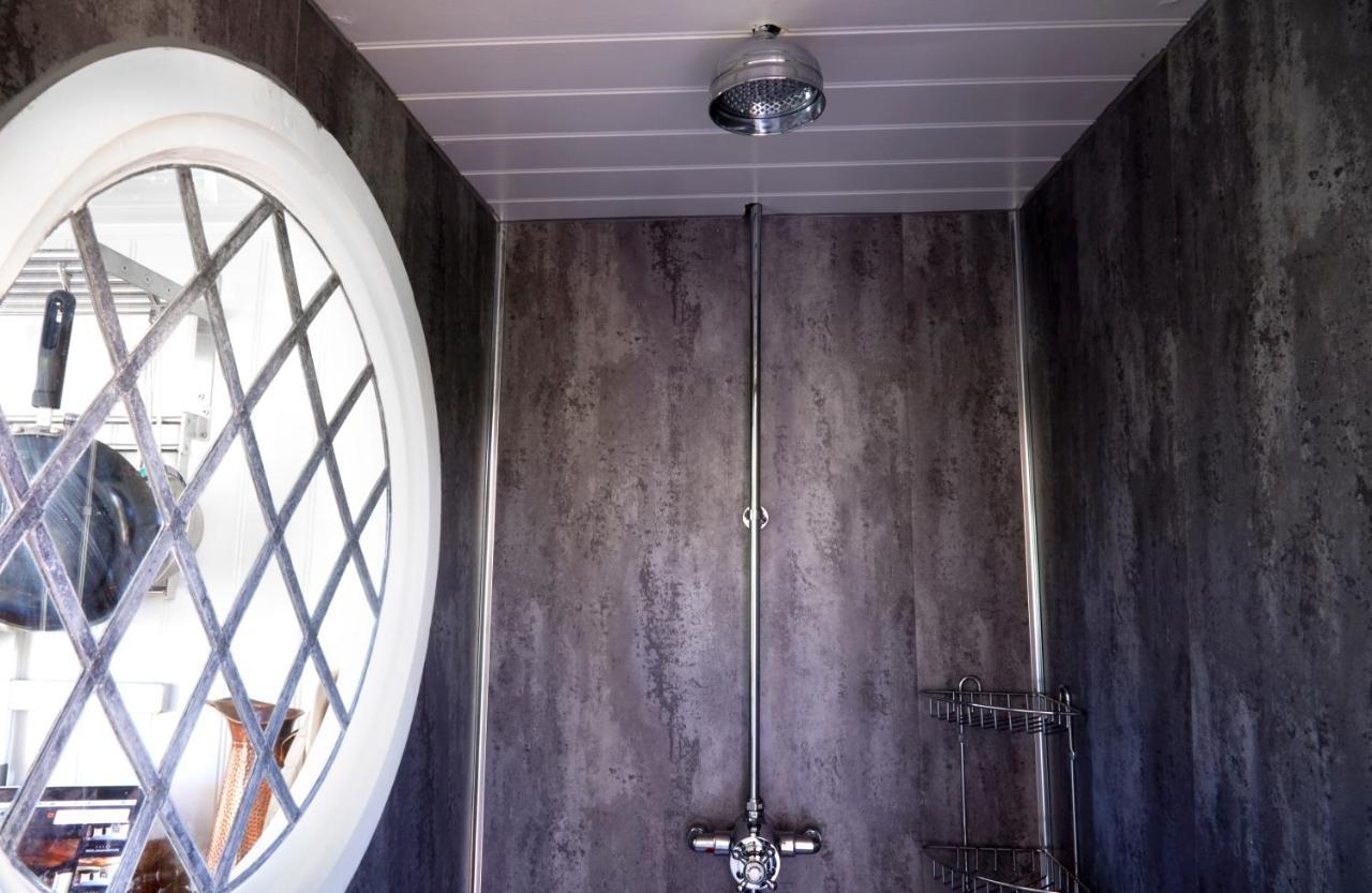 Extraordinary Huts Ltd Villa Rye Exterior photo